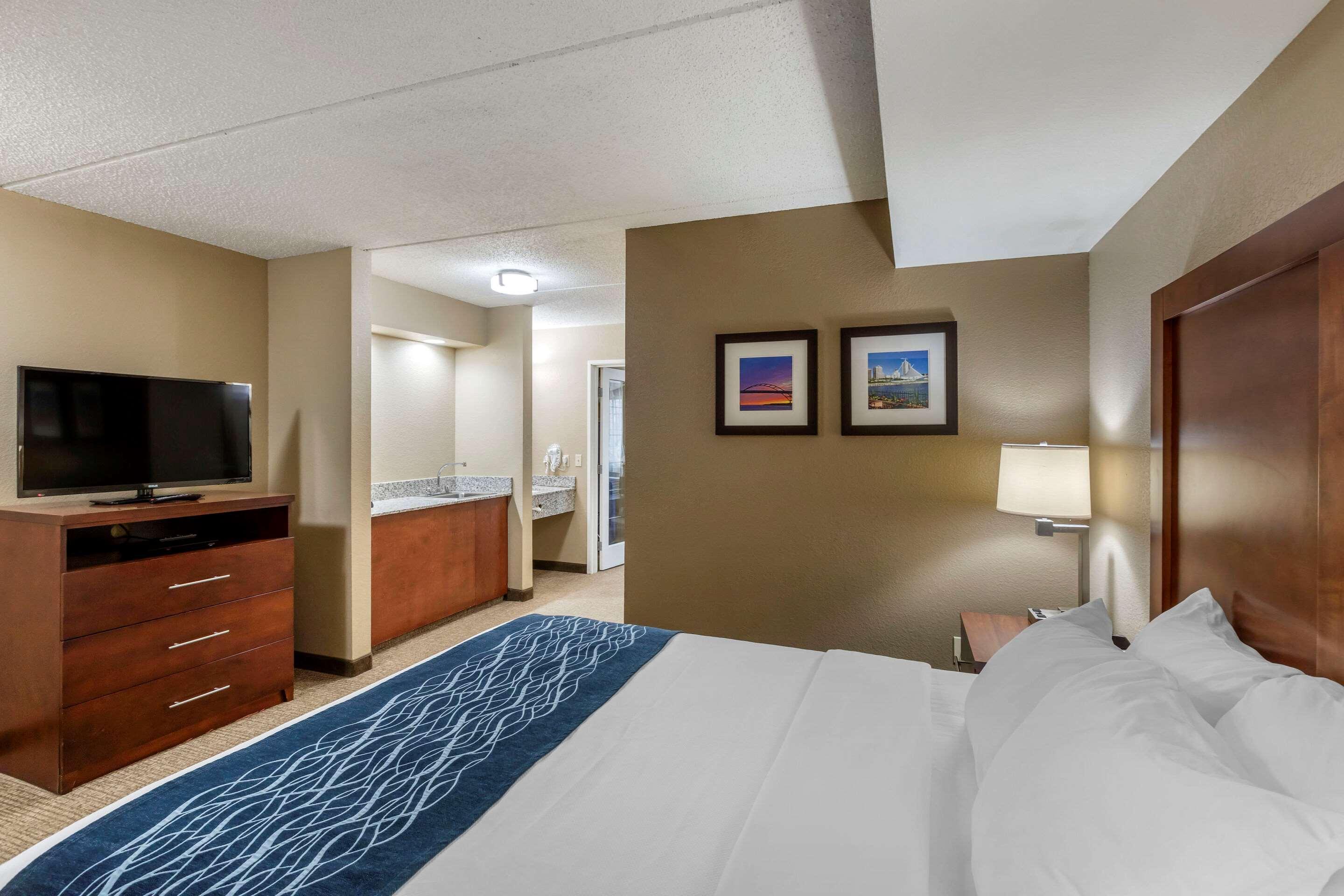 Comfort Inn & Suites Jackson - West Bend מראה חיצוני תמונה