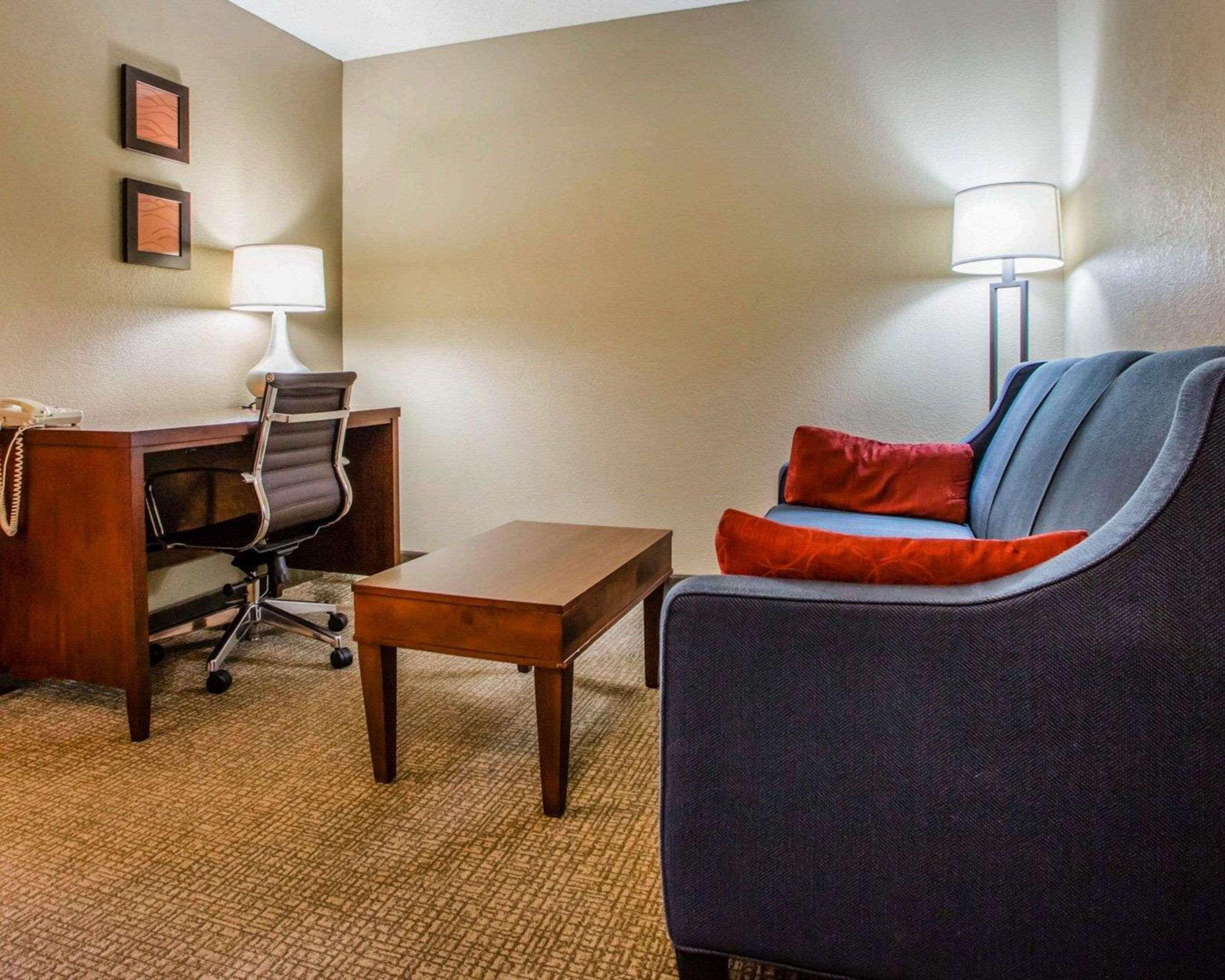 Comfort Inn & Suites Jackson - West Bend מראה חיצוני תמונה