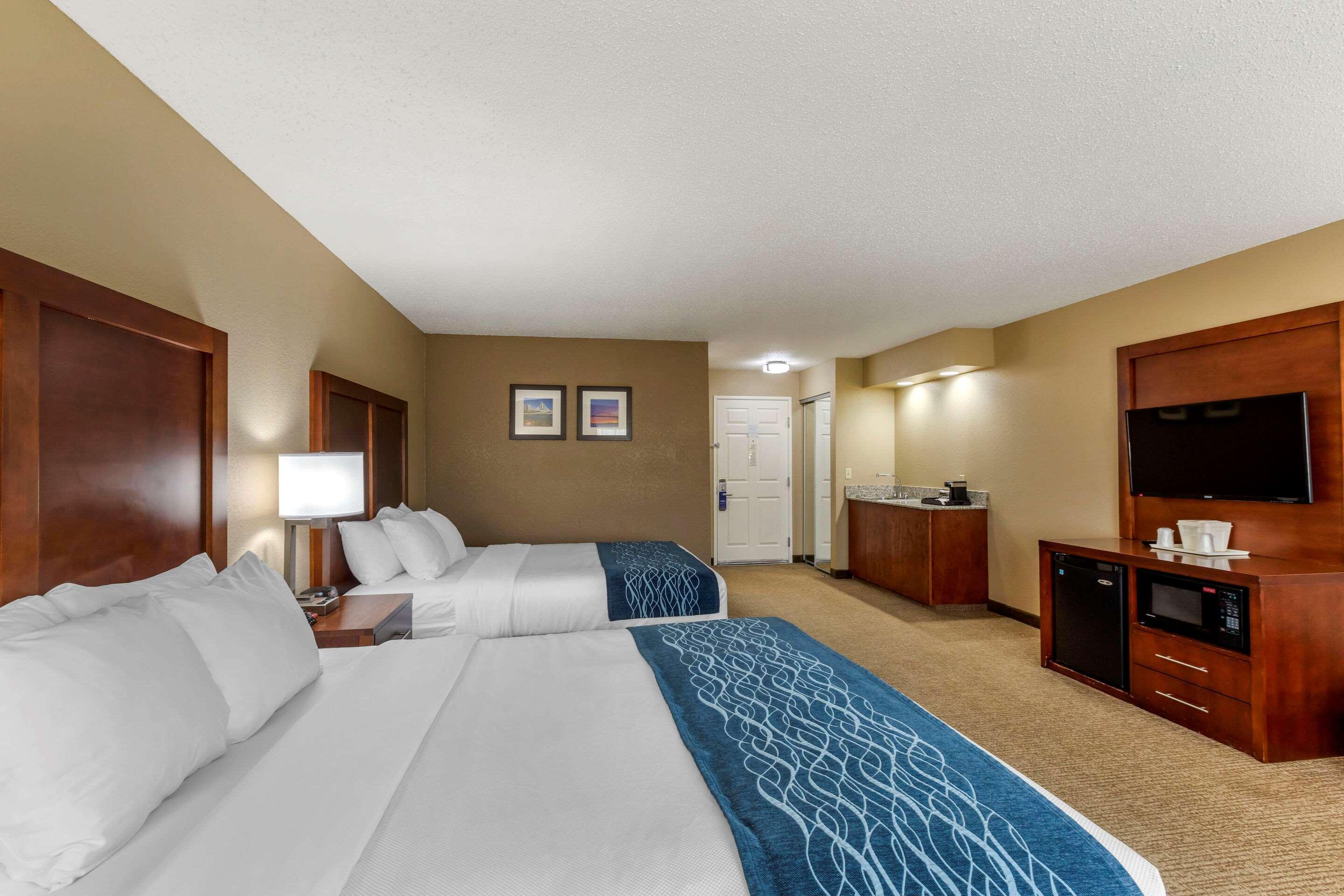 Comfort Inn & Suites Jackson - West Bend מראה חיצוני תמונה