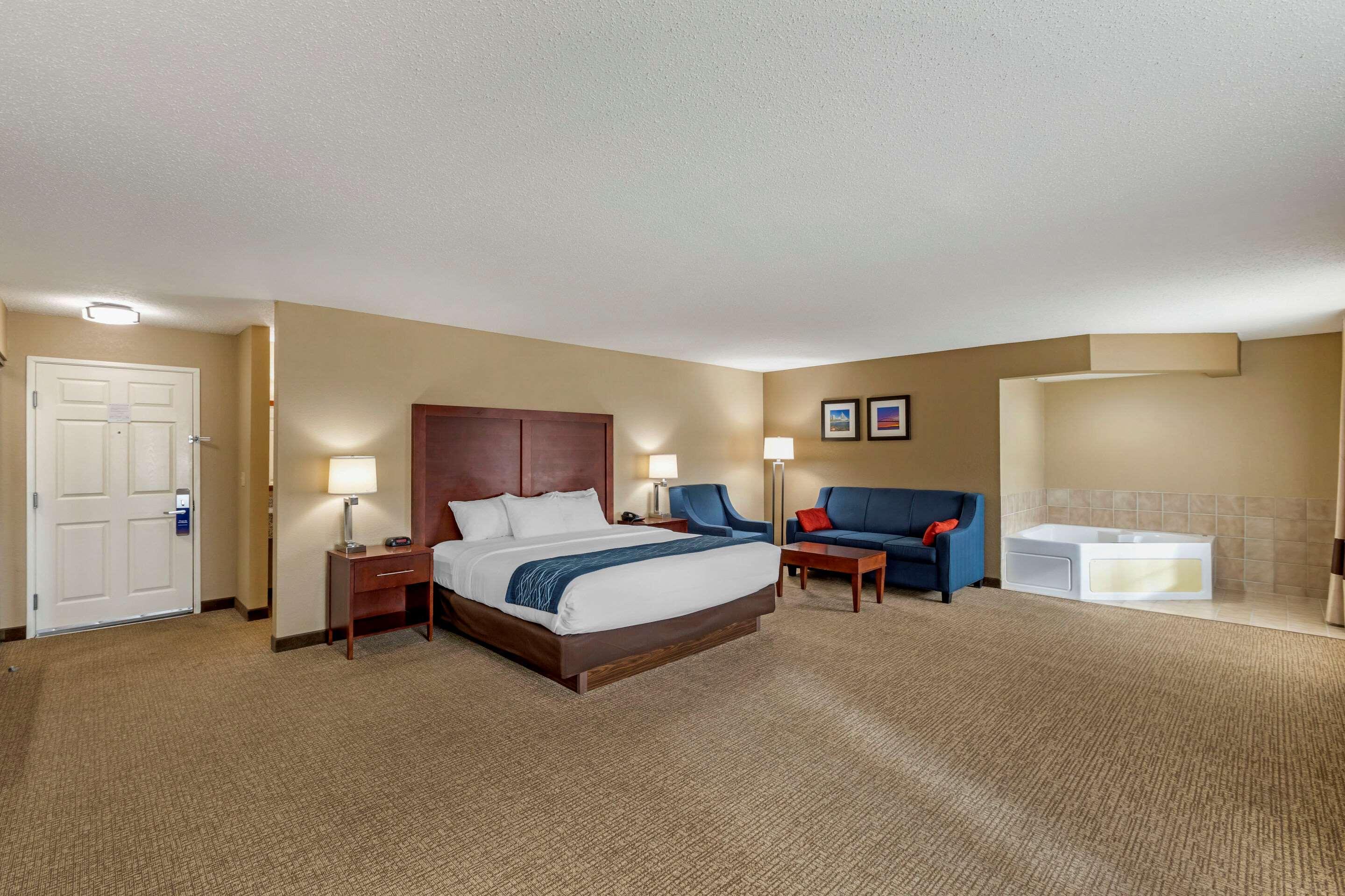 Comfort Inn & Suites Jackson - West Bend מראה חיצוני תמונה