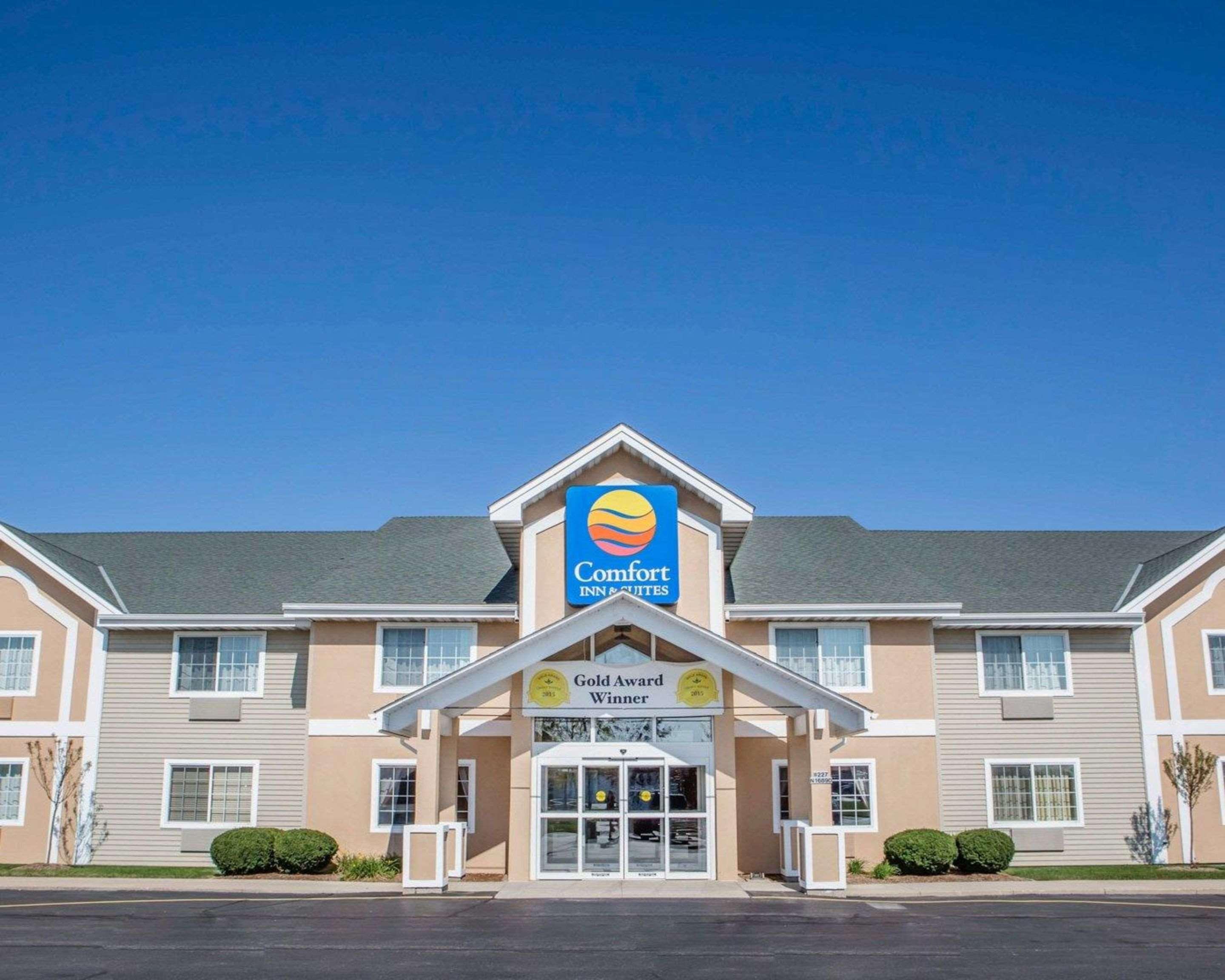 Comfort Inn & Suites Jackson - West Bend מראה חיצוני תמונה