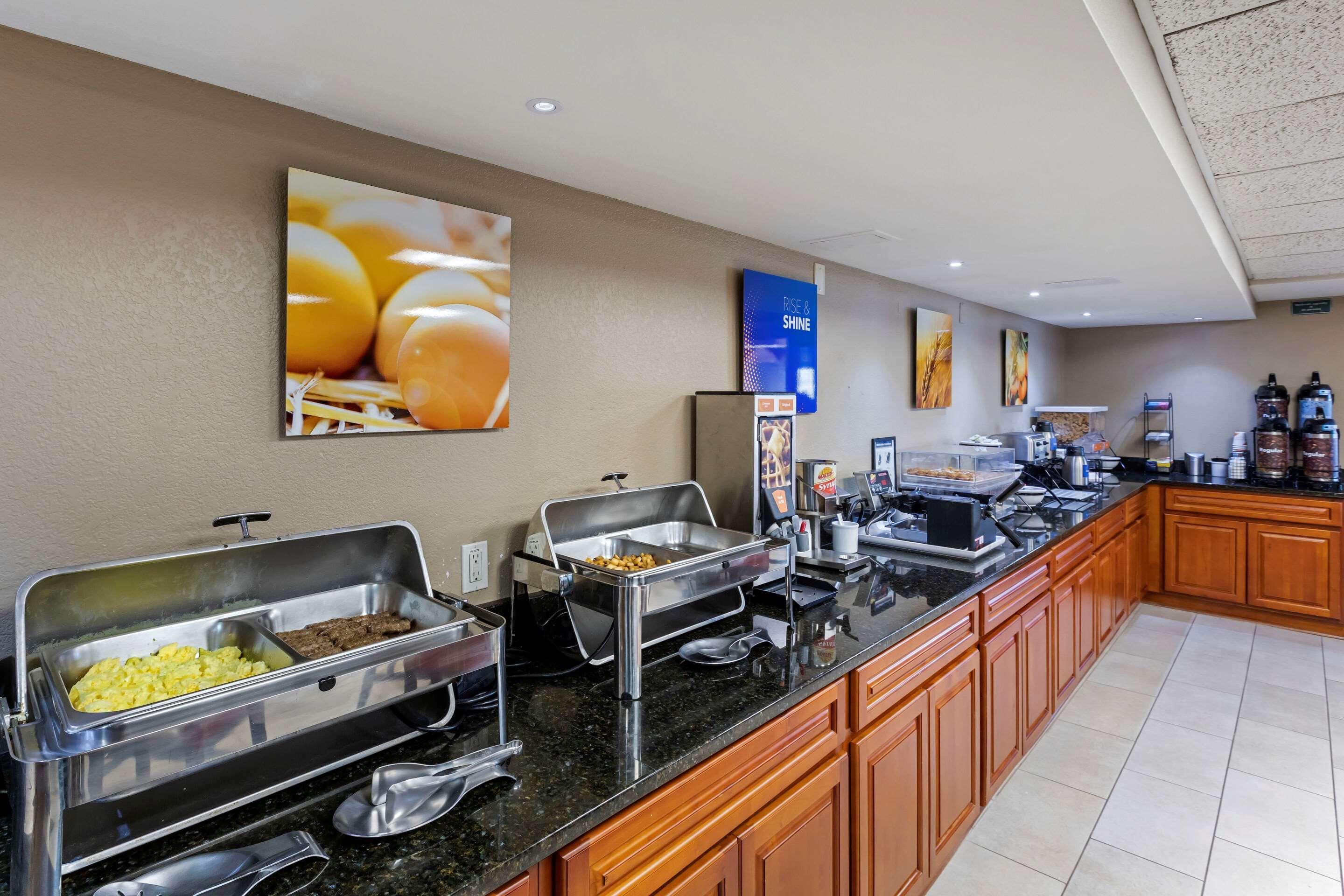 Comfort Inn & Suites Jackson - West Bend מראה חיצוני תמונה