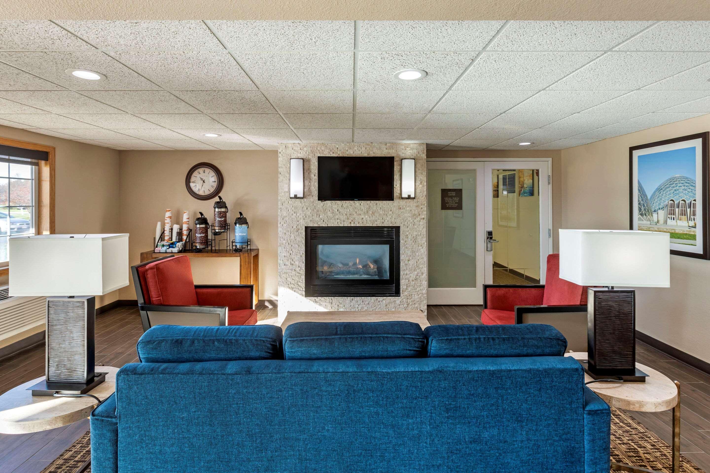 Comfort Inn & Suites Jackson - West Bend מראה חיצוני תמונה